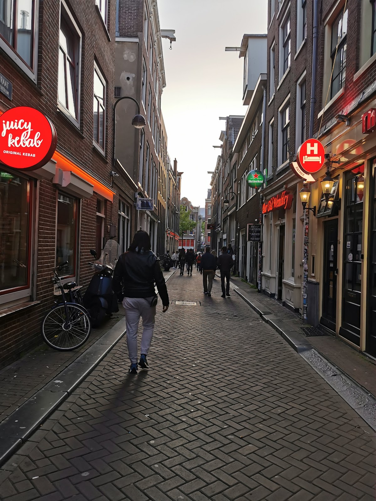 Café Old Wembley - 4