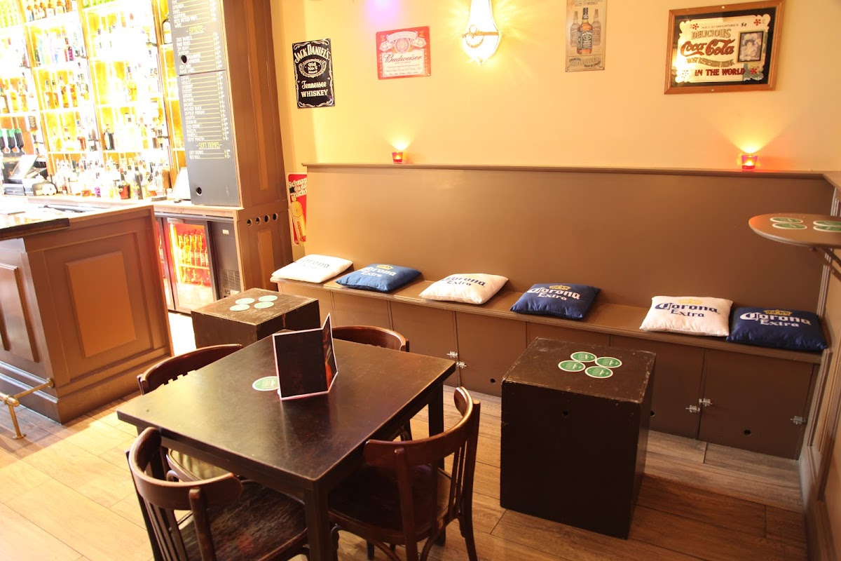 Café Old Wembley - 9